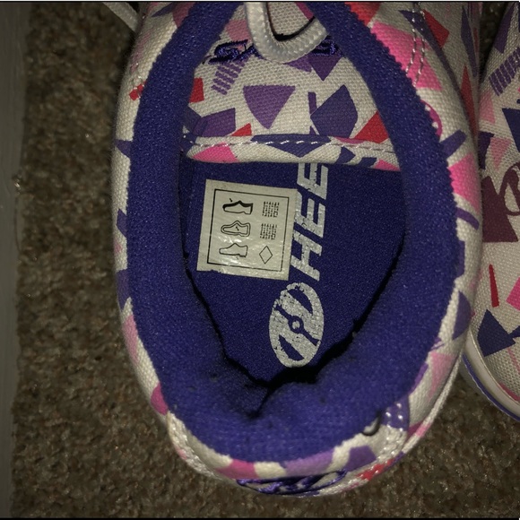 NEW HEELYS SHOES - Picture 5 of 6